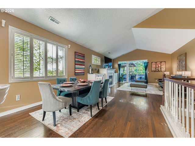 19874 BENNINGTON Ct, West Linn, OR 97068