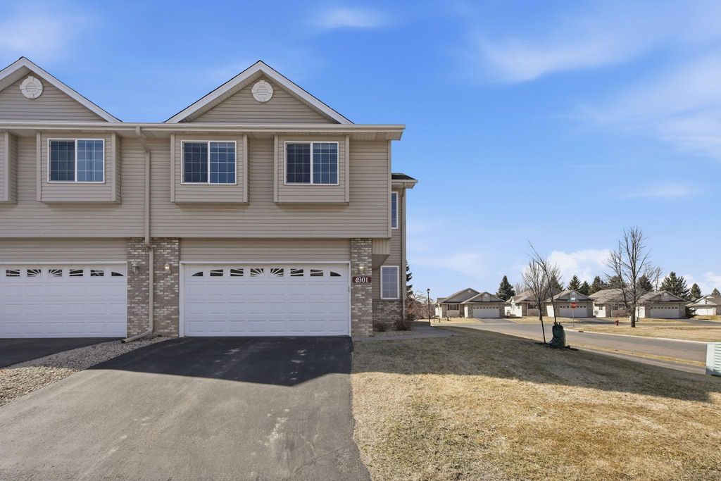 4901 132nd Street N, Hugo, MN 55038