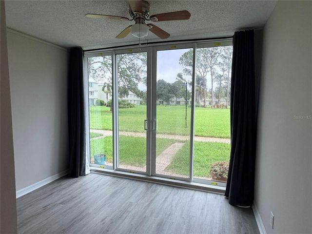4885 1ST STREET NE 117, St Petersburg, FL 33703