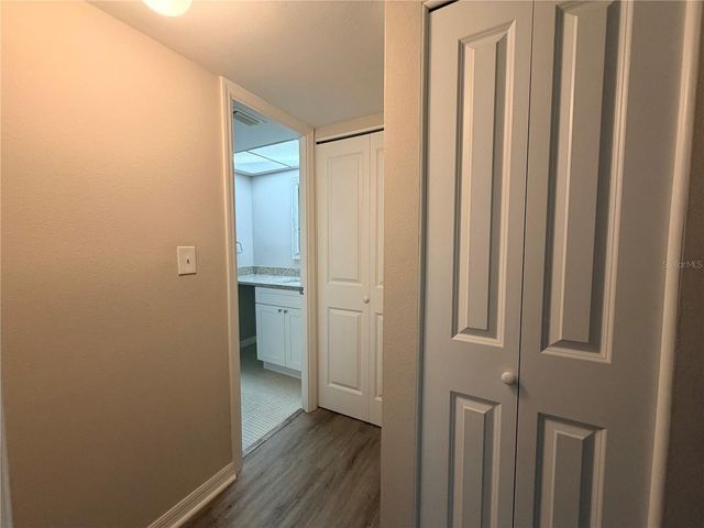 4885 1ST STREET NE 117, St Petersburg, FL 33703