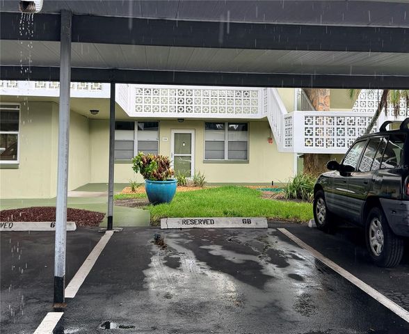 4885 1ST STREET NE 117, St Petersburg, FL 33703