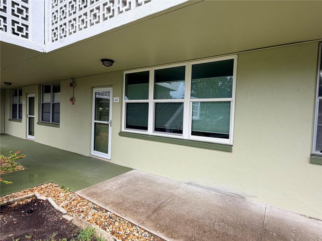 4885 1ST STREET NE 117, St Petersburg, FL 33703