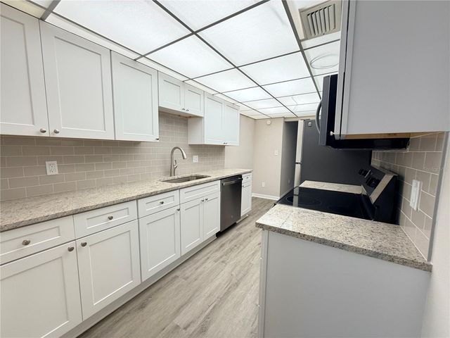 4885 1ST STREET NE 117, St Petersburg, FL 33703