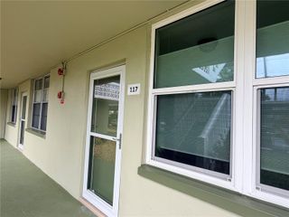 4885 1ST STREET NE 117, St Petersburg, FL 33703