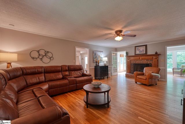 102 Hickory Hollow Drive, Inman, SC 29349