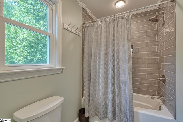 102 Hickory Hollow Drive, Inman, SC 29349