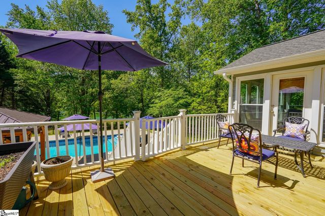 102 Hickory Hollow Drive, Inman, SC 29349