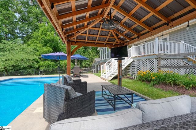 102 Hickory Hollow Drive, Inman, SC 29349