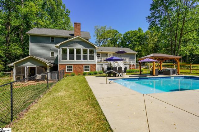 102 Hickory Hollow Drive, Inman, SC 29349