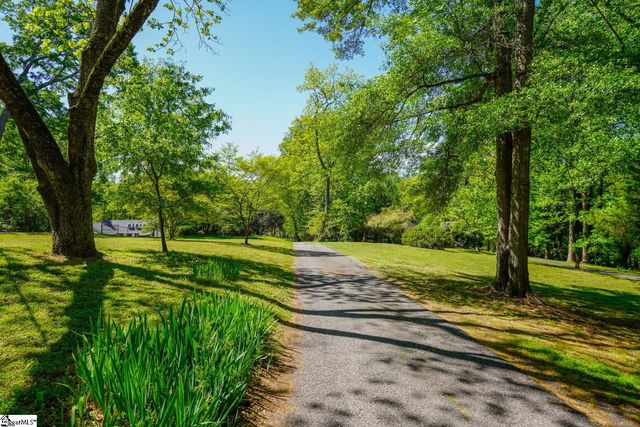102 Hickory Hollow Drive, Inman, SC 29349
