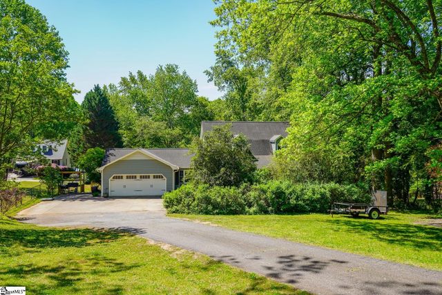 102 Hickory Hollow Drive, Inman, SC 29349