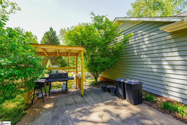 102 Hickory Hollow Drive, Inman, SC 29349