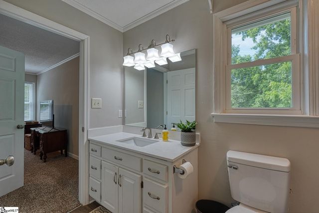 102 Hickory Hollow Drive, Inman, SC 29349