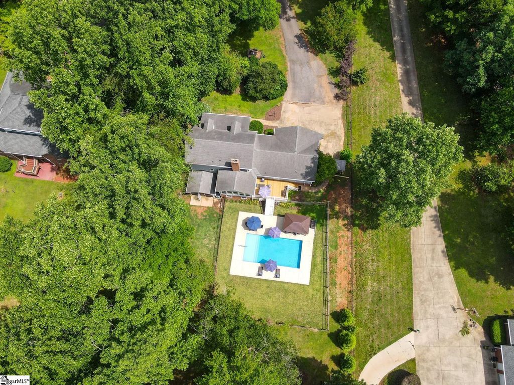 102 Hickory Hollow Drive, Inman, SC 29349