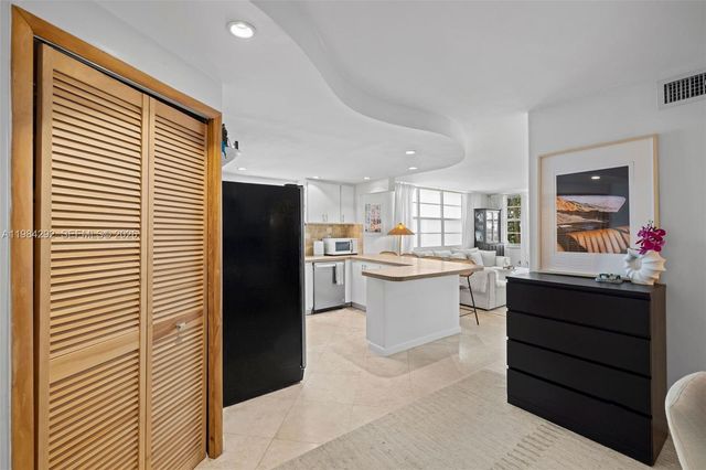 949 Pennsylvania Ave 201, Miami Beach, FL 33139