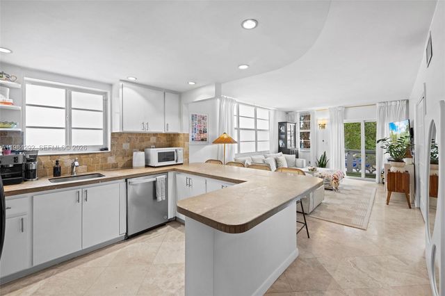 949 Pennsylvania Ave 201, Miami Beach, FL 33139