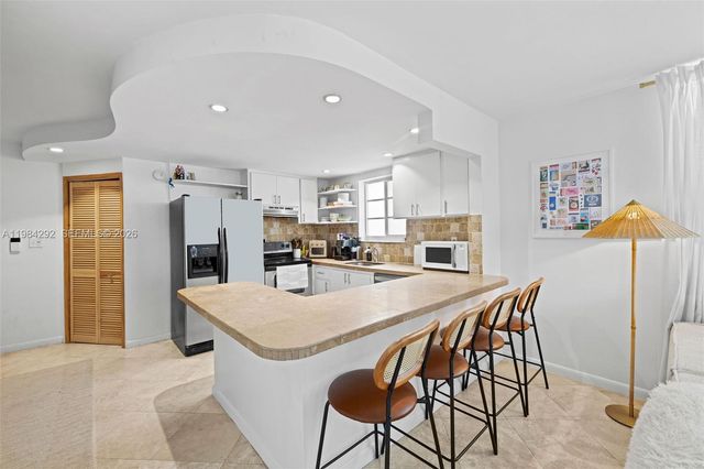 949 Pennsylvania Ave 201, Miami Beach, FL 33139