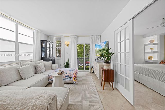 949 Pennsylvania Ave 201, Miami Beach, FL 33139