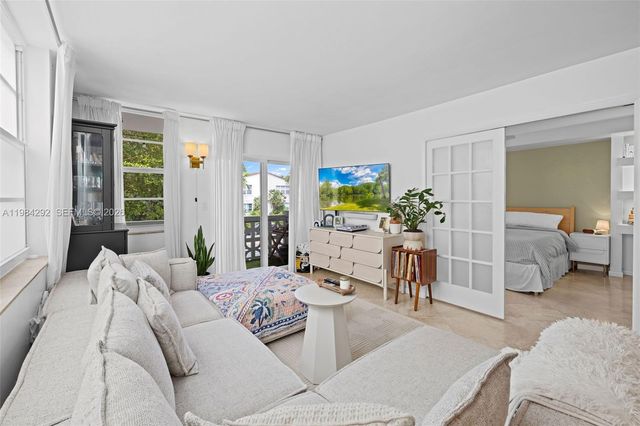 949 Pennsylvania Ave 201, Miami Beach, FL 33139