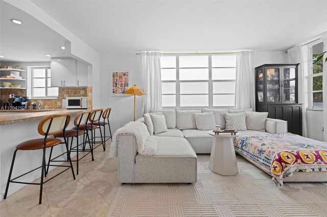 949 Pennsylvania Ave 201, Miami Beach, FL 33139