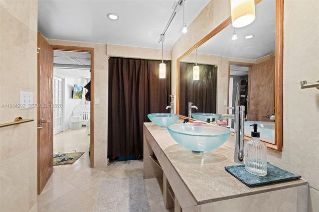 949 Pennsylvania Ave 201, Miami Beach, FL 33139