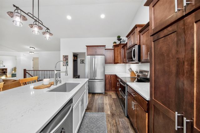1720 SE Waters Edge Drive, Waukee, IA 50263