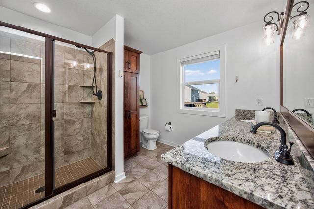 1720 SE Waters Edge Drive, Waukee, IA 50263