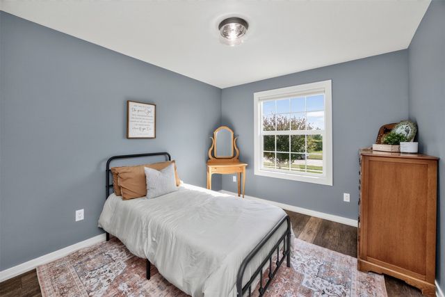 1720 SE Waters Edge Drive, Waukee, IA 50263