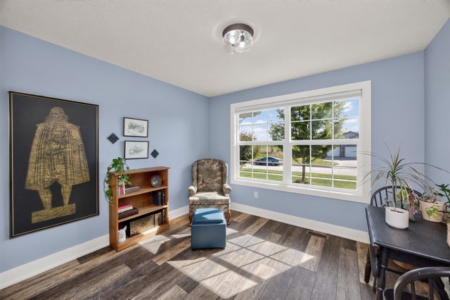 1720 SE Waters Edge Drive, Waukee, IA 50263