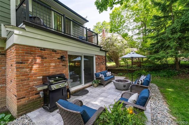1069 Grace Court, Northville, MI 48167