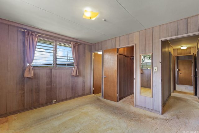 1728 Kino Street, Honolulu, HI 96819