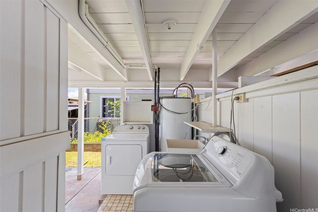1728 Kino Street, Honolulu, HI 96819