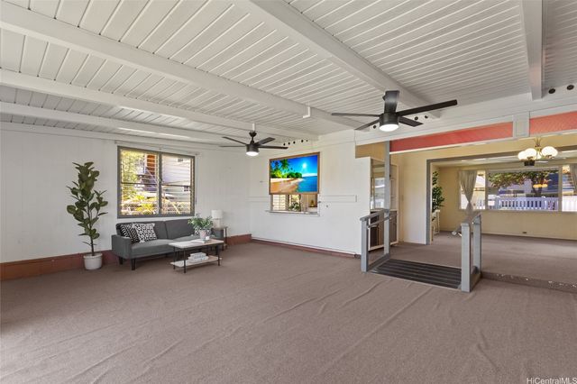 1728 Kino Street, Honolulu, HI 96819