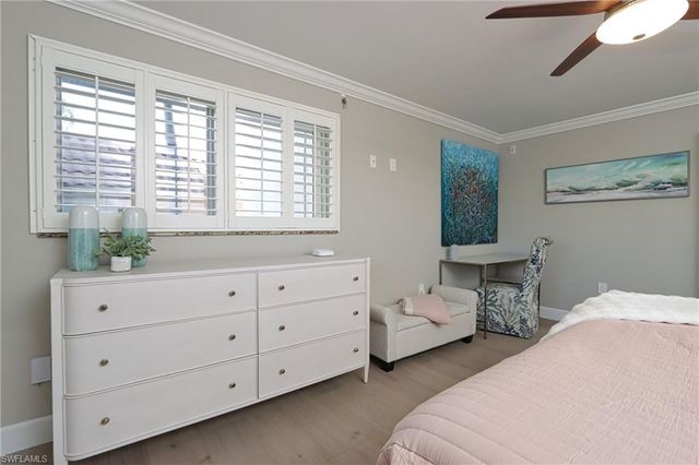 222 Harbour DR # 103, Naples, FL 34103