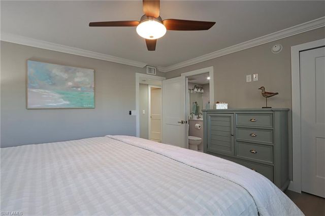 222 Harbour DR # 103, Naples, FL 34103