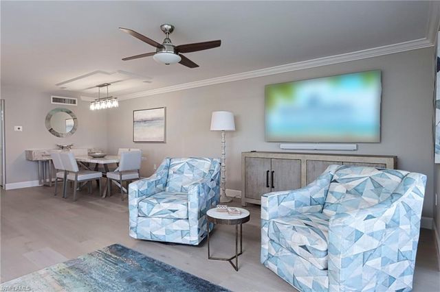 222 Harbour DR # 103, Naples, FL 34103