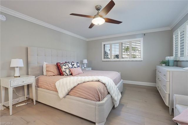 222 Harbour DR # 103, Naples, FL 34103