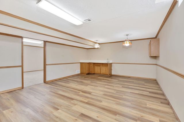 10520 Cora St, Wichita, KS 67205