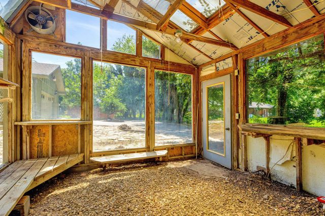 10520 Cora St, Wichita, KS 67205