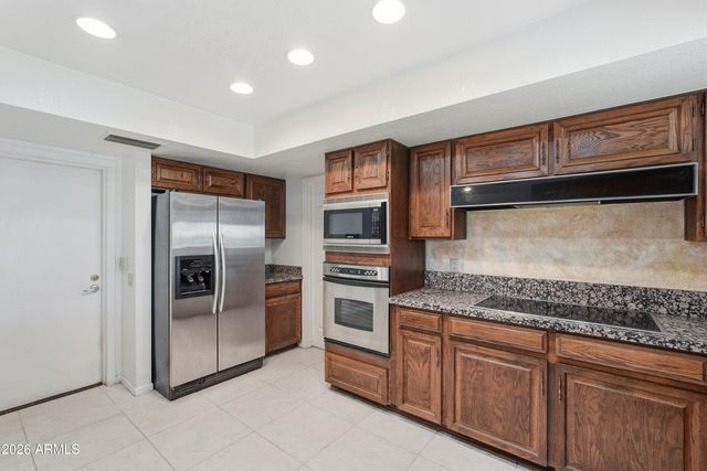 1204 E COMMODORE Place, Tempe, AZ 85283