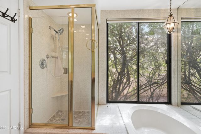 1204 E COMMODORE Place, Tempe, AZ 85283