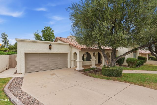 1204 E COMMODORE Place, Tempe, AZ 85283