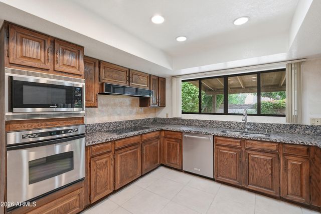 1204 E COMMODORE Place, Tempe, AZ 85283