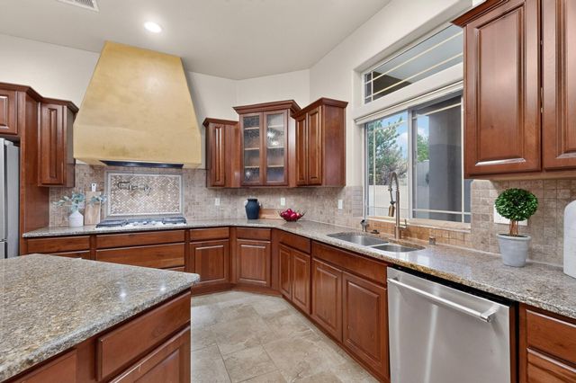 8200 Grape Harvest Court NE, Albuquerque, NM 87122