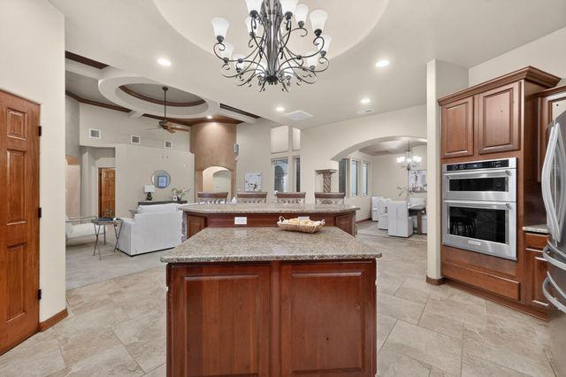 8200 Grape Harvest Court NE, Albuquerque, NM 87122