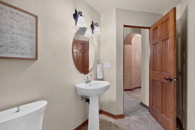 8200 Grape Harvest Court NE, Albuquerque, NM 87122