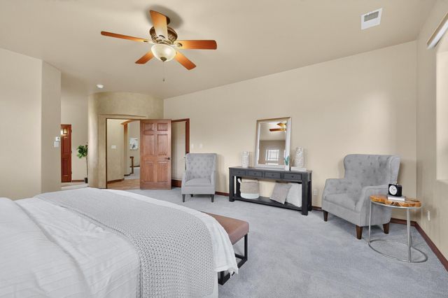 8200 Grape Harvest Court NE, Albuquerque, NM 87122