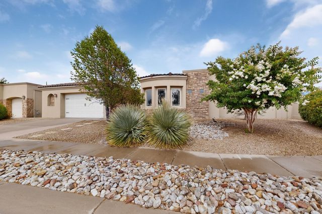 8200 Grape Harvest Court NE, Albuquerque, NM 87122