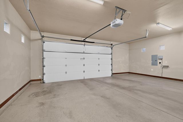 8200 Grape Harvest Court NE, Albuquerque, NM 87122