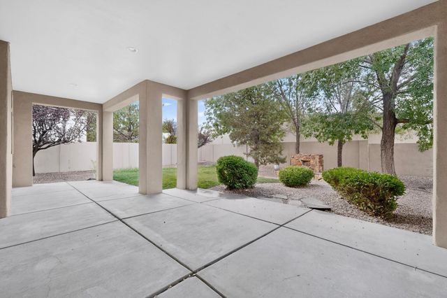 8200 Grape Harvest Court NE, Albuquerque, NM 87122